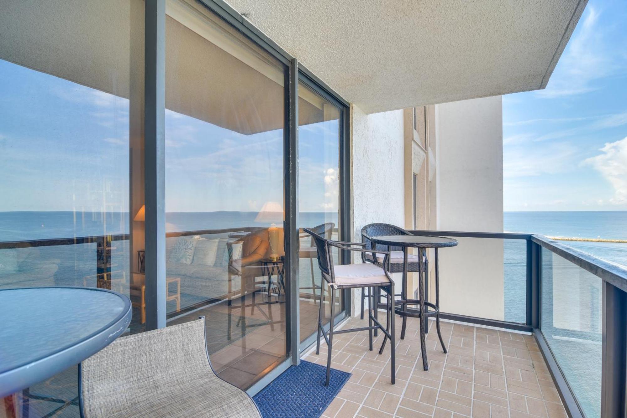 Oceanfront Condo With Balcony And Stunning Views! Clearwater Beach Exterior photo